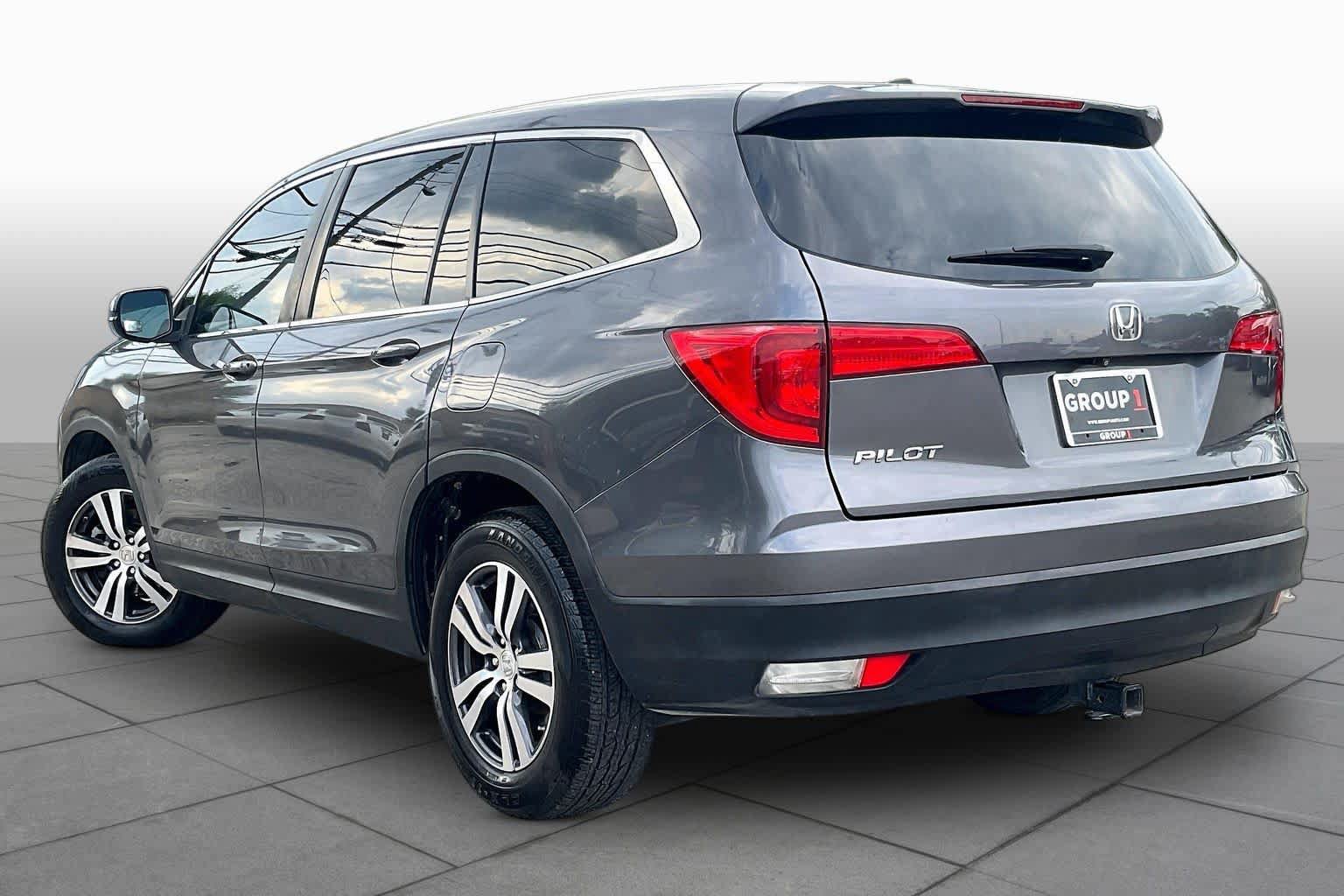 Used 2017 Honda Pilot EX image 12