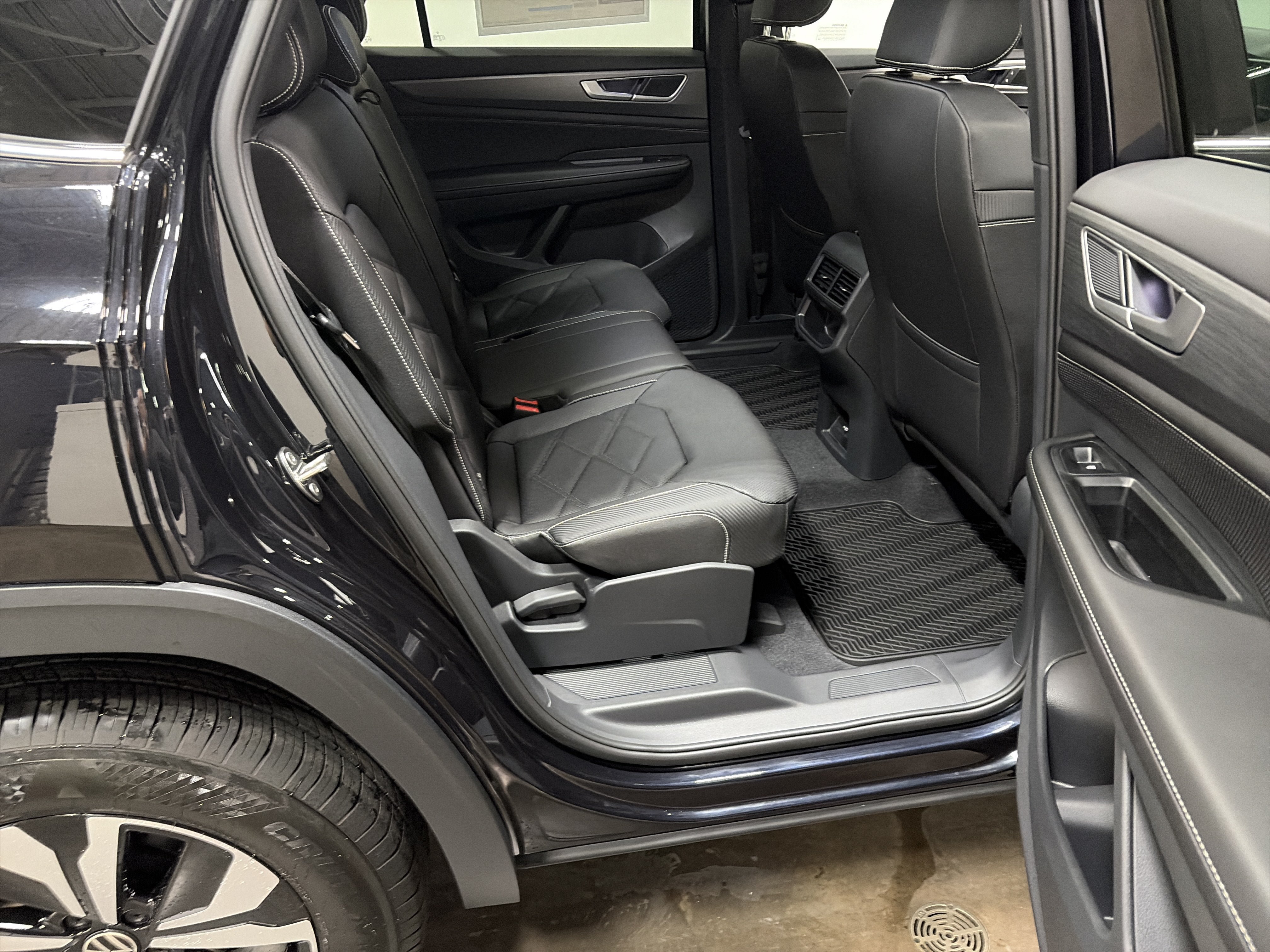 New 2026 Volkswagen Atlas Cross Sport SE AWD/4WD image 28