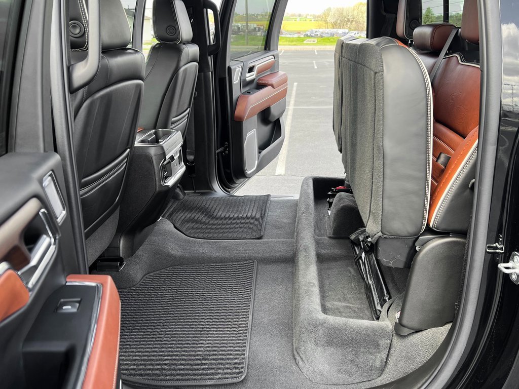 Used 2024 GMC Sierra 3500 Denali Ultimate image 17