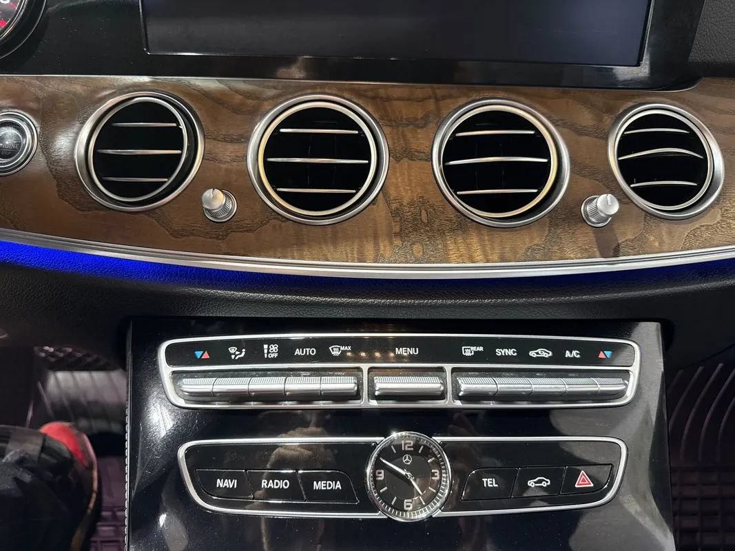 Used 2017 Mercedes-Benz E 400 4MATIC Wagon image 99