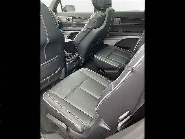 Used 2026 Cadillac Vistiq Platinum w/ LPO, Floor Liner Package AWD/4WD image 9