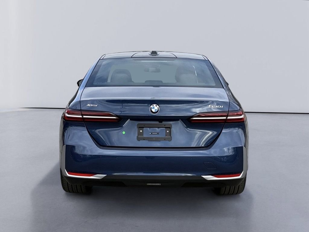 New 2026 BMW 530i xDrive w/ Executive Package image 4