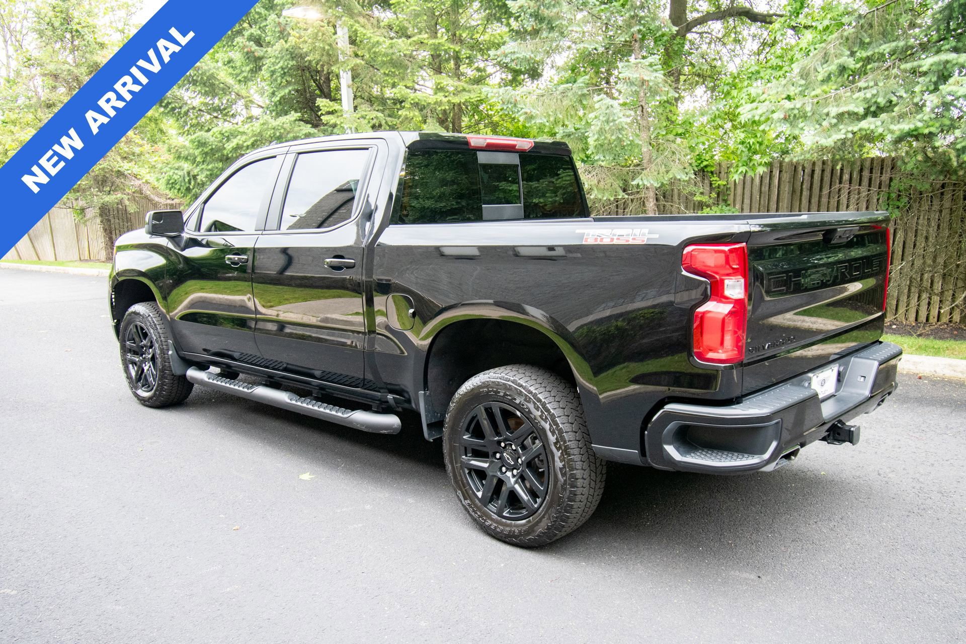 Used 2025 Chevrolet Silverado 1500 LT Trail Boss w/ Convenience Package II AWD/4WD image 7