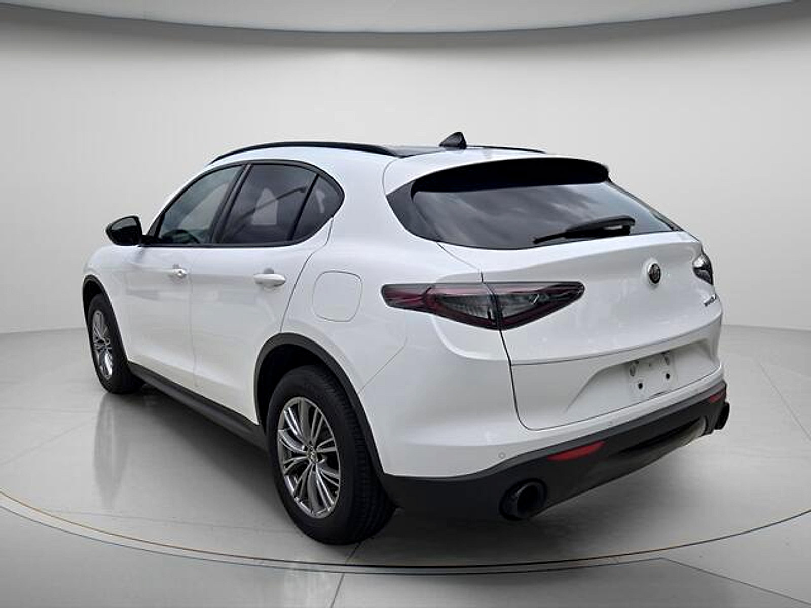 Used 2024 Alfa Romeo Stelvio Sprint RWD image 7