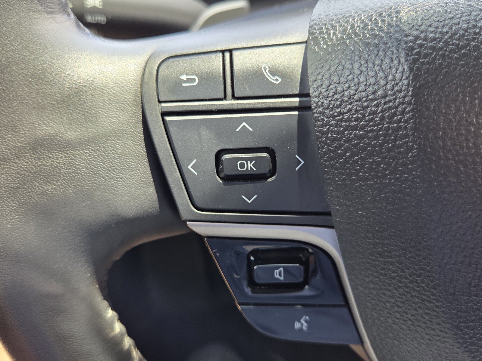 Used 2025 Toyota Camry XSE FWD image 24