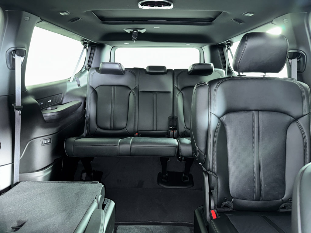 New 2026 Jeep Grand Wagoneer L Limited AWD/4WD image 9