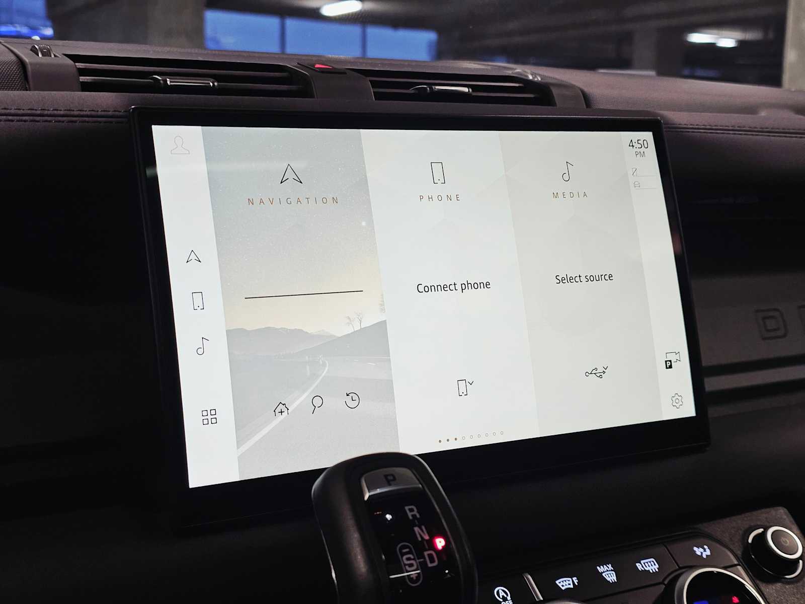 Used 2024 Land Rover Defender 130 X-Dynamic SE image 14