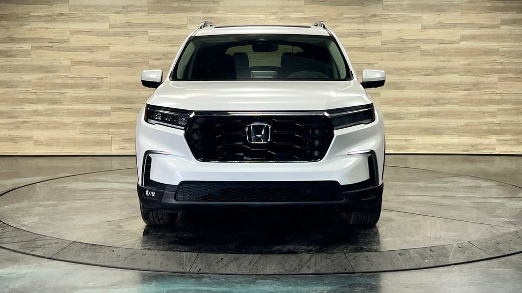Used 2025 Honda Pilot Elite image 4