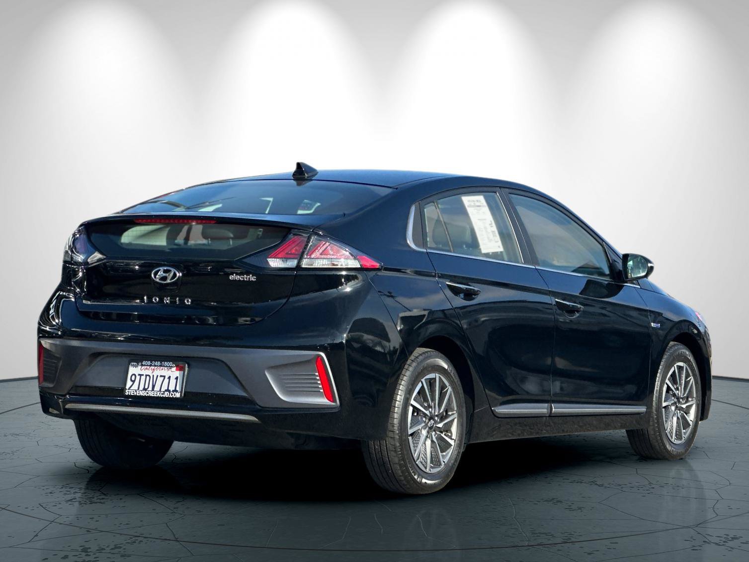 Used 2020 Hyundai Ioniq Limited FWD image 4