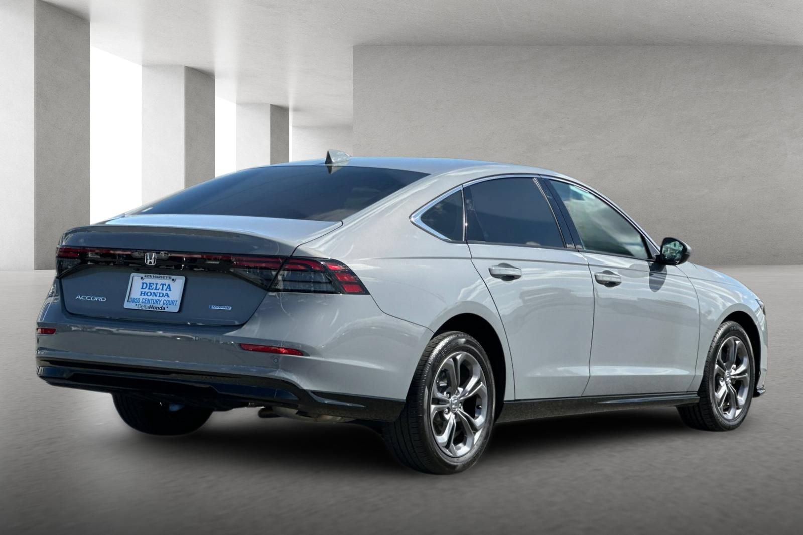 Used 2025 Honda Accord EX-L image 4