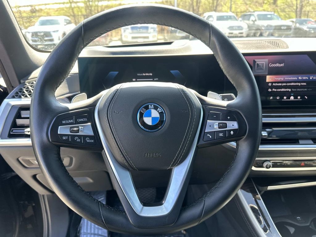 Used 2025 BMW X5 xDrive50e AWD/4WD image 18