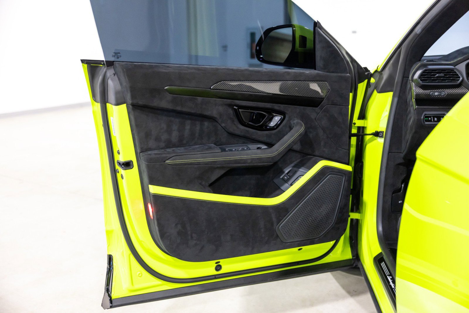 Used 2024 Lamborghini Urus Performante image 29