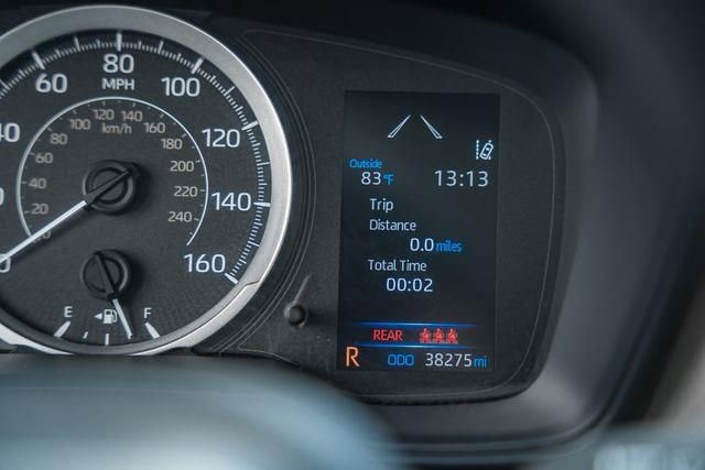 Used 2022 Toyota Corolla LE image 32