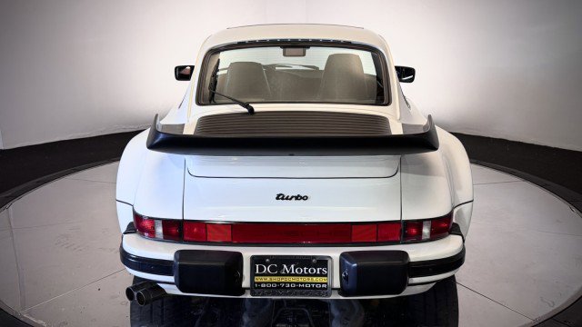 Used 1989 Porsche 911 Carrera RWD image 24