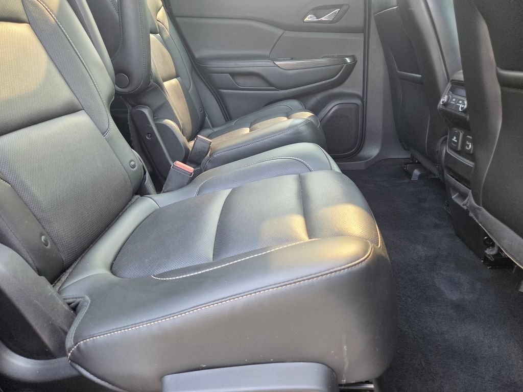 Used 2019 GMC Acadia SLT w/ Black Edition FWD image 29