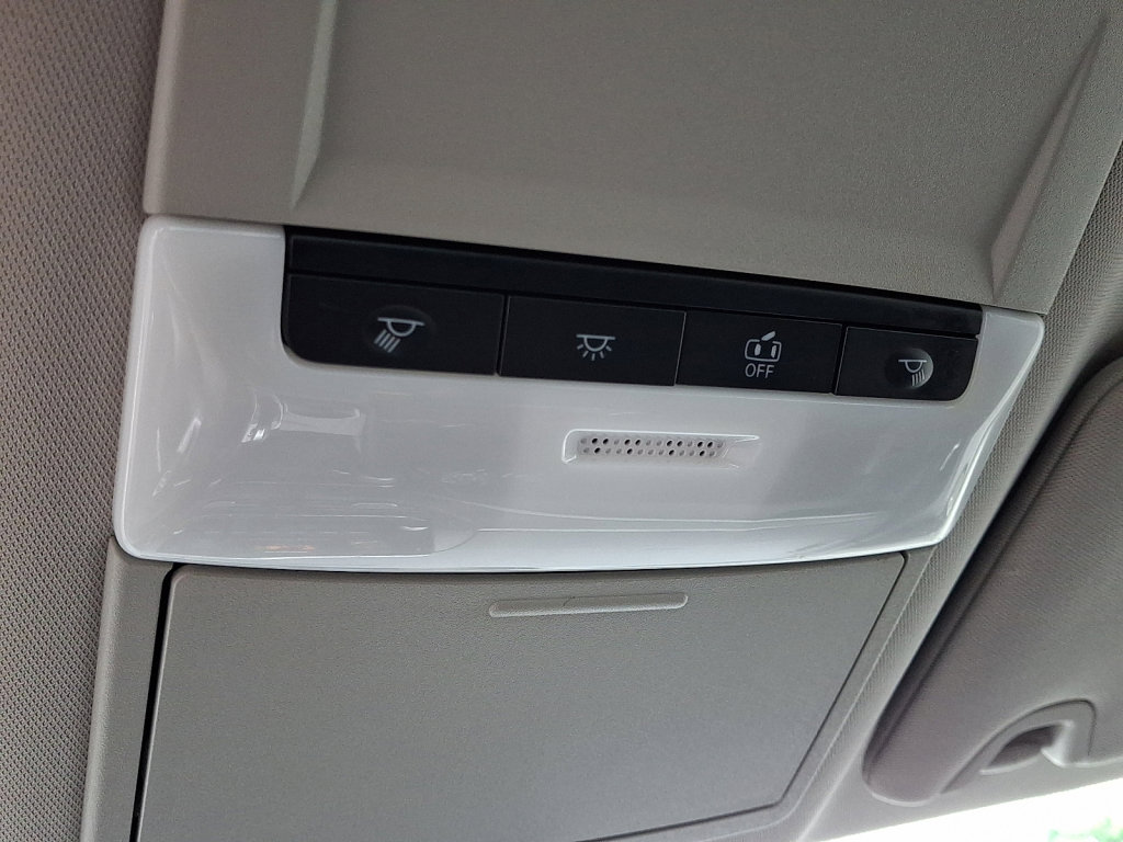 Used 2024 Nissan Altima 2.5 SV FWD image 32