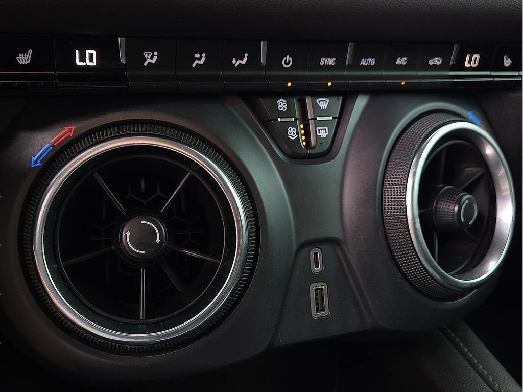 Used 2020 Chevrolet Blazer LT image 15