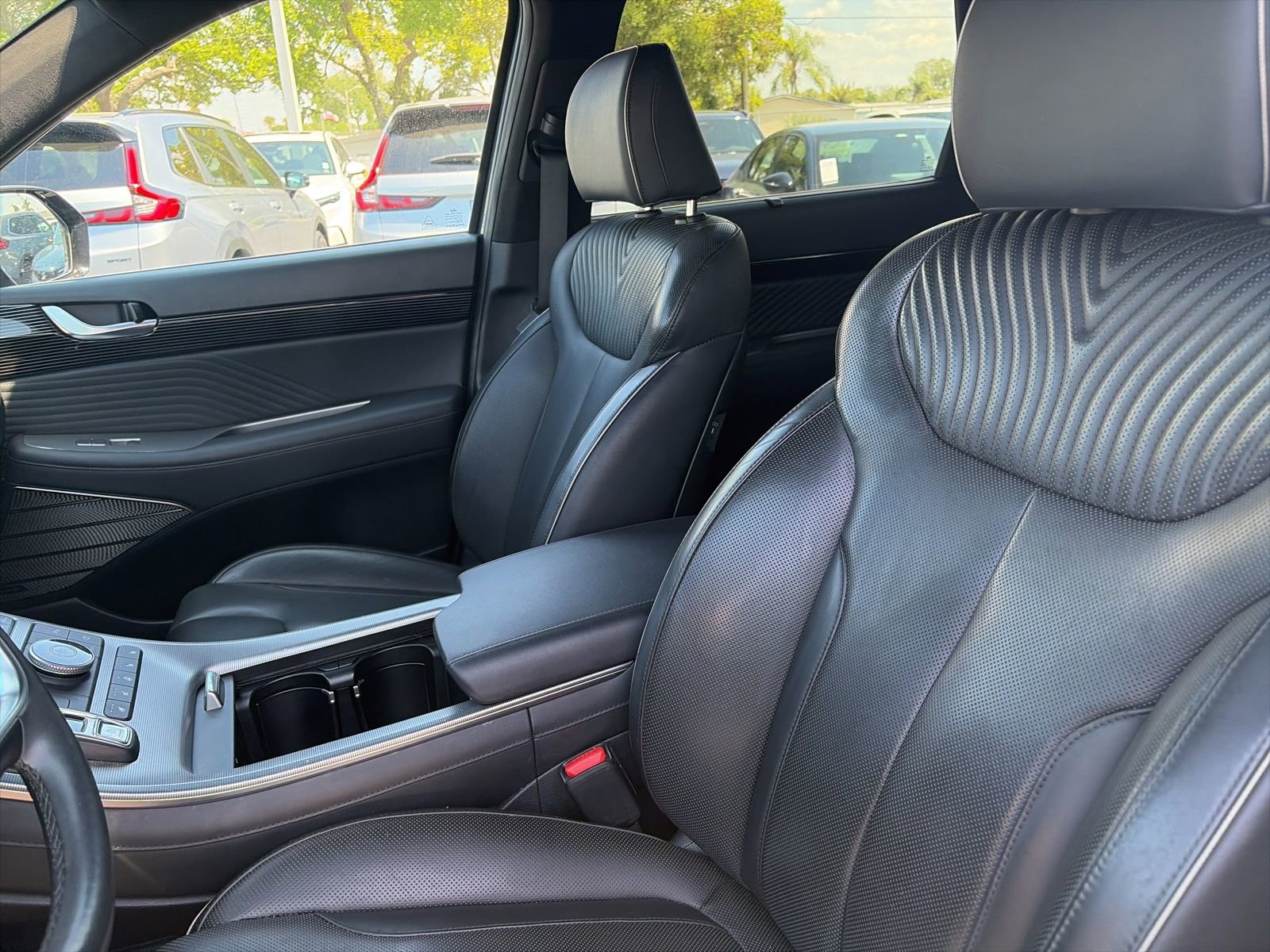 Used 2024 Hyundai Palisade Calligraphy image 13