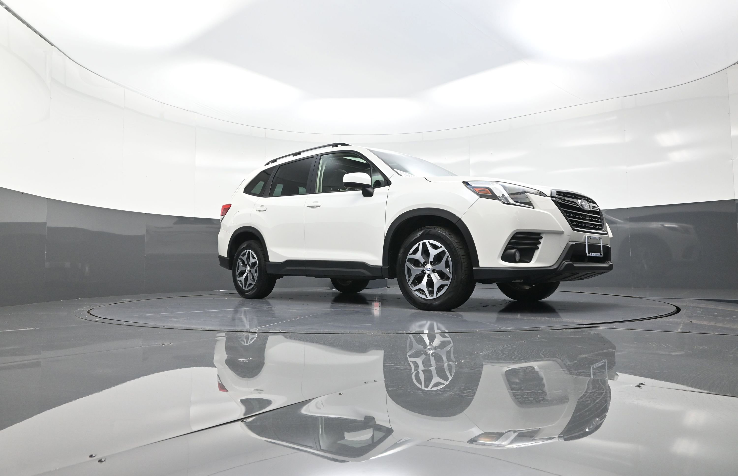 Used 2023 Subaru Forester Premium image 9