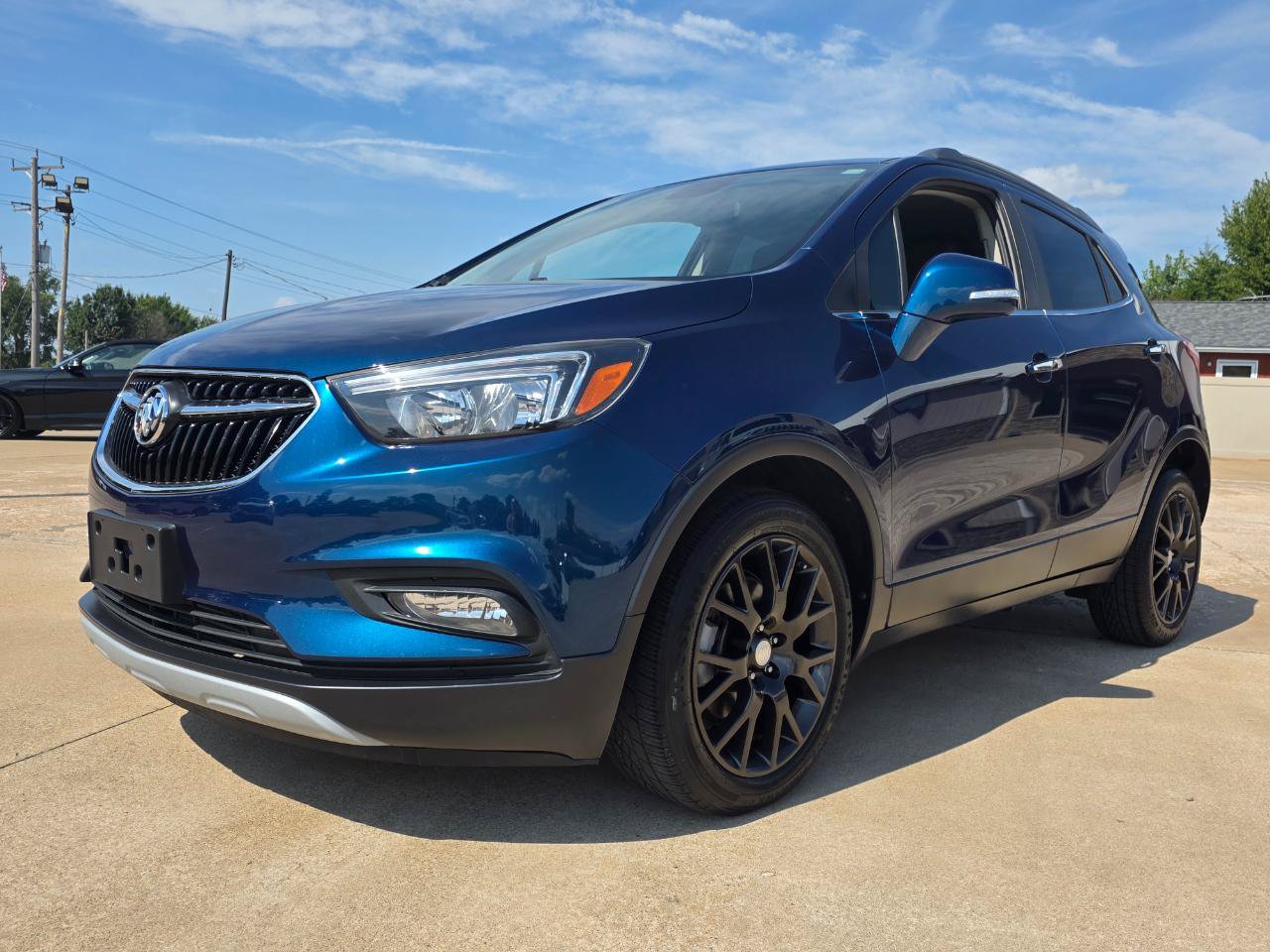 Used 2019 Buick Encore Sport Touring FWD image 2