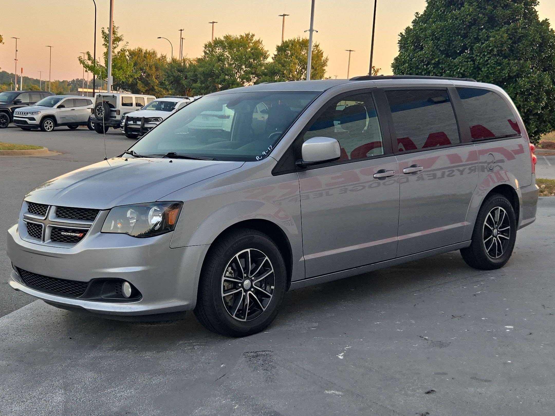 Used 2019 Dodge Grand Caravan GT FWD image 3