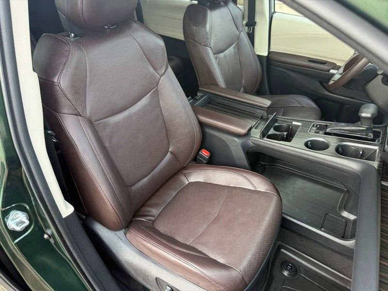 Used 2022 Toyota Sienna Platinum image 11