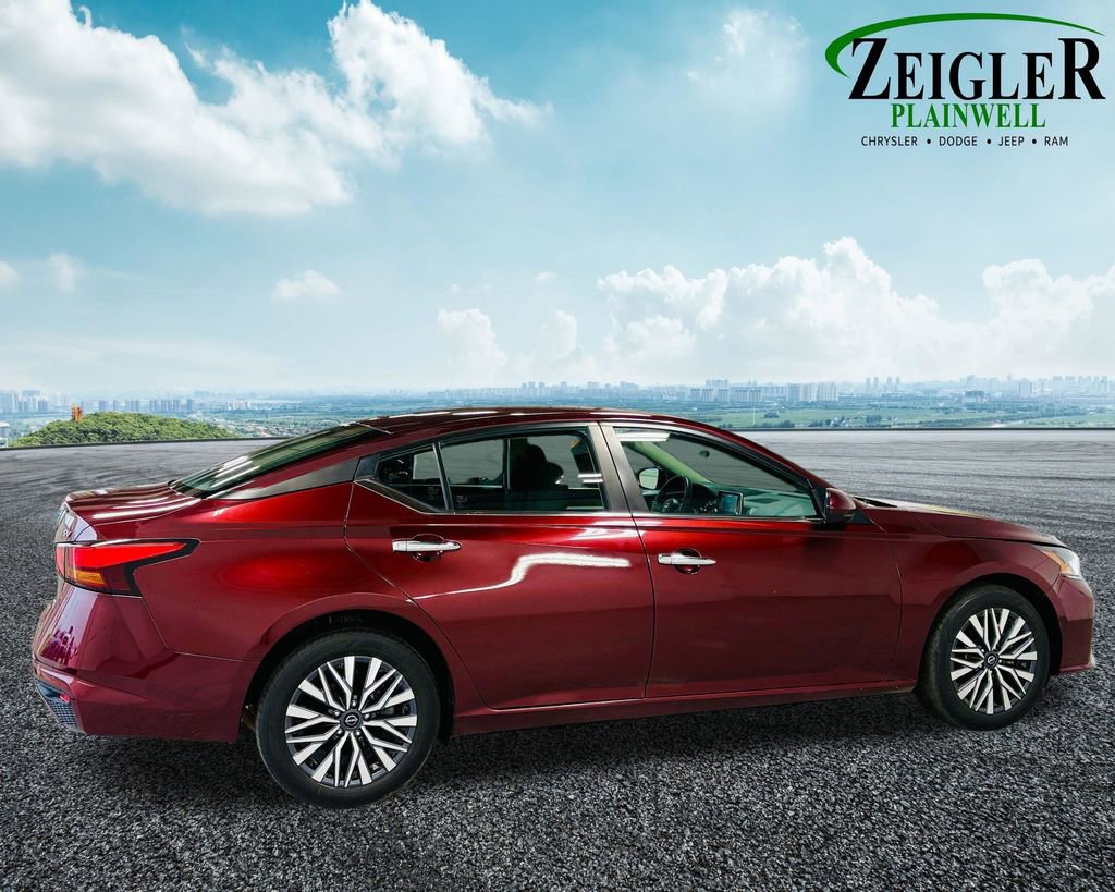 Used 2023 Nissan Altima 2.5 SV image 9