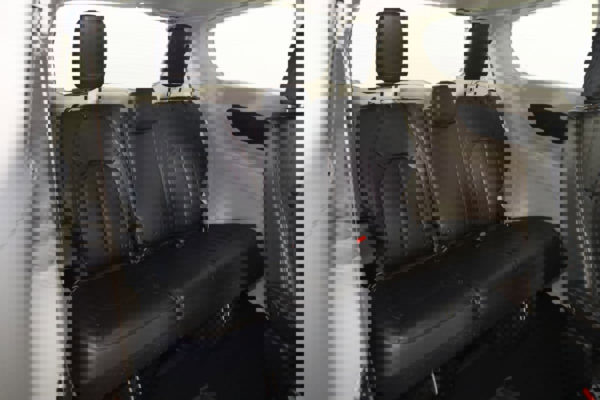 Used 2017 Chrysler Pacifica Touring-L image 12