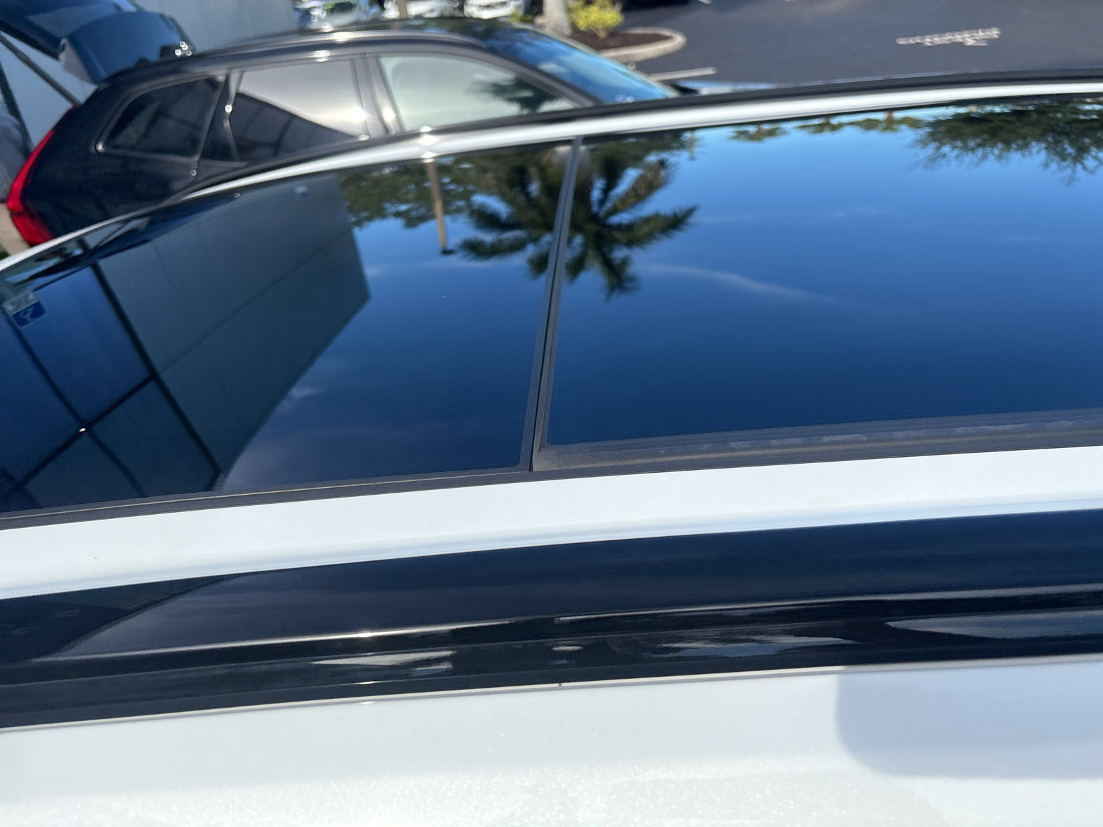 Certified 2025 Volvo XC60 T8 Ultra w/ Protection Package Premier AWD/4WD image 10