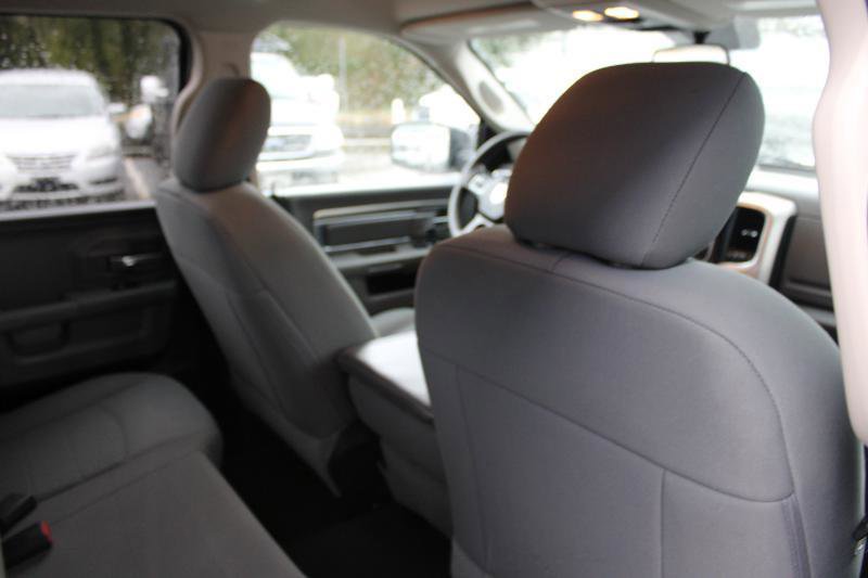 Used 2018 RAM 1500 Classic SLT RWD image 12