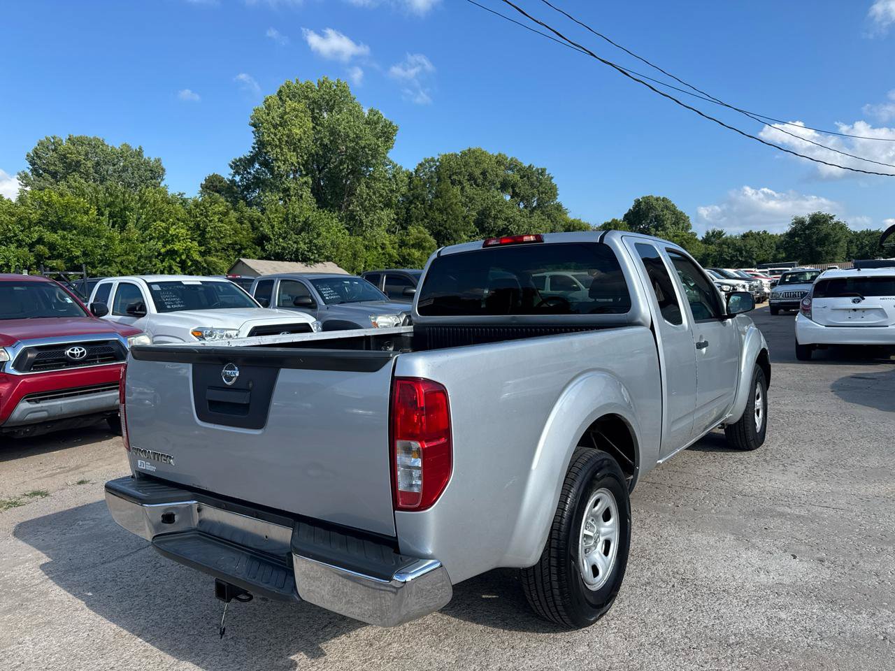 Used 2015 Nissan Frontier S RWD image 5