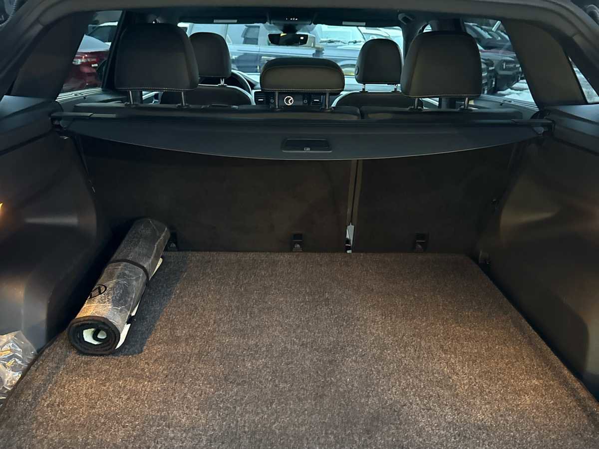 Used 2021 Volkswagen Atlas Cross Sport SEL Premium w/ Luggage Net & Mats Package image 19