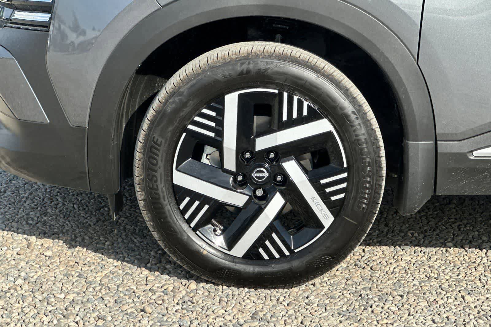 New 2026 Nissan Kicks SV image 29