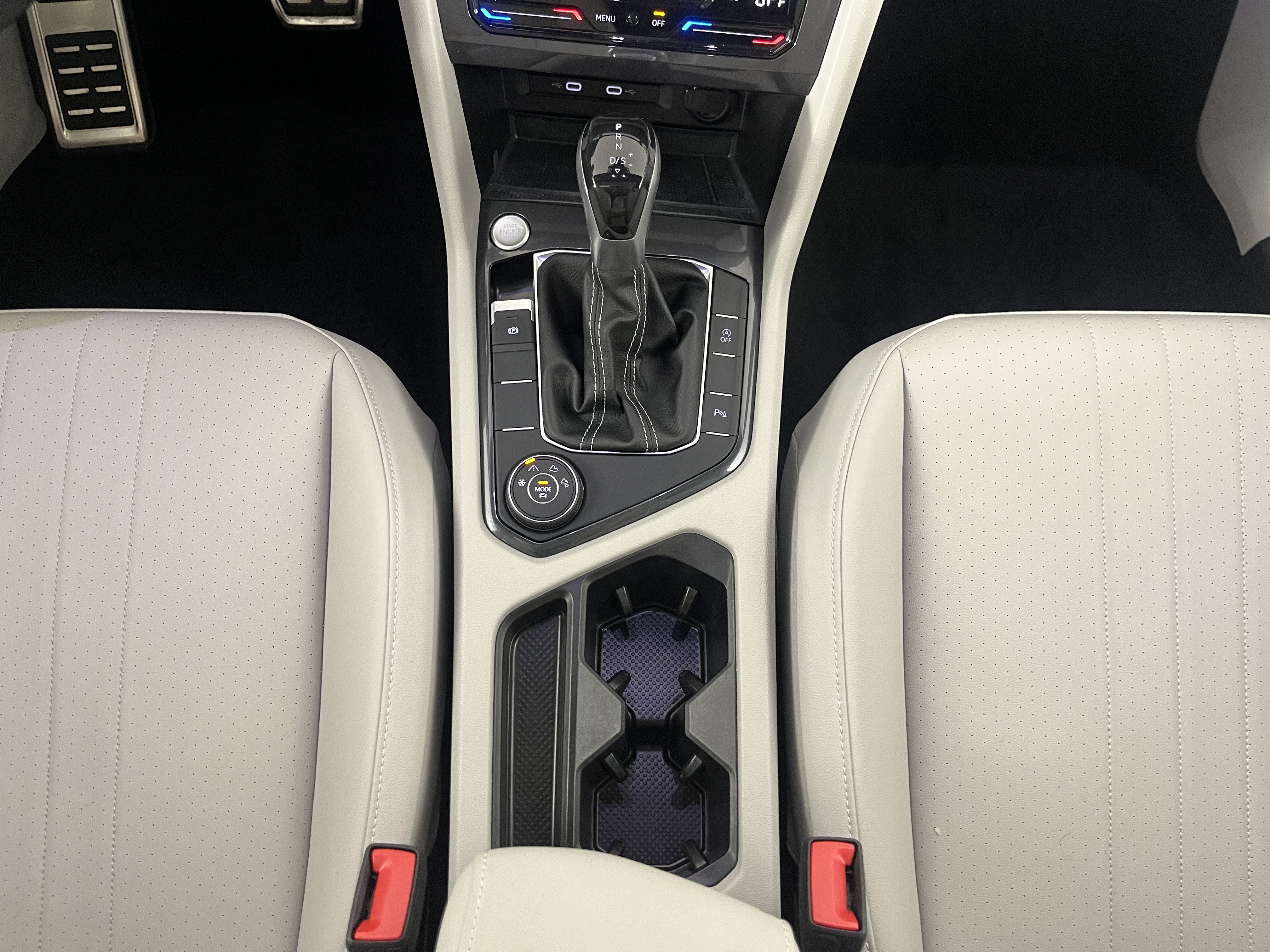 Used 2023 Volkswagen Tiguan SE R-Line AWD/4WD image 16