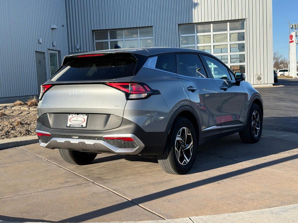 Used 2024 Kia Sportage LX image 5
