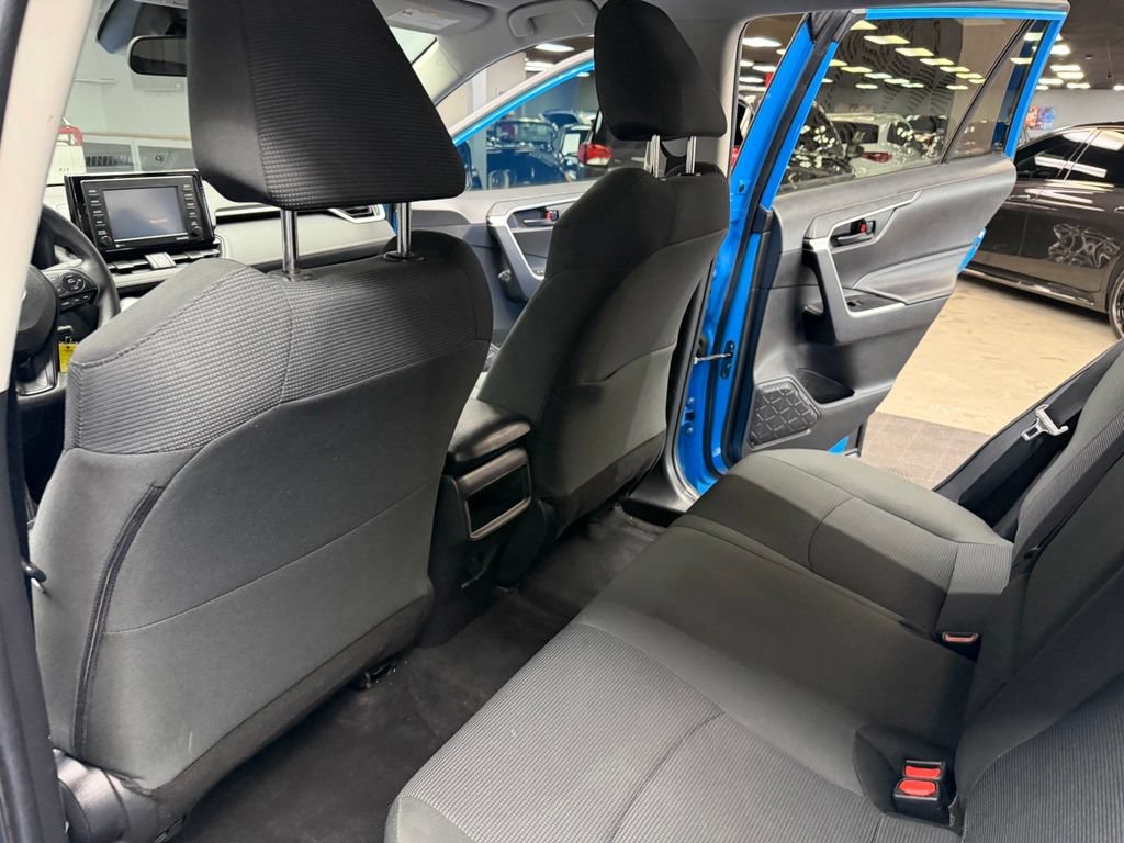 Used 2020 Toyota RAV4 LE FWD image 36