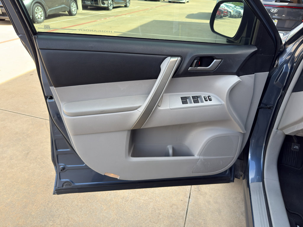 Used 2013 Toyota Highlander SE image 9