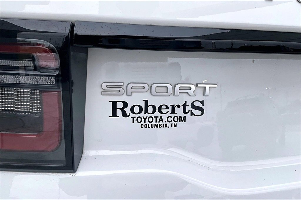 Used 2023 Land Rover Discovery Sport SE image 23