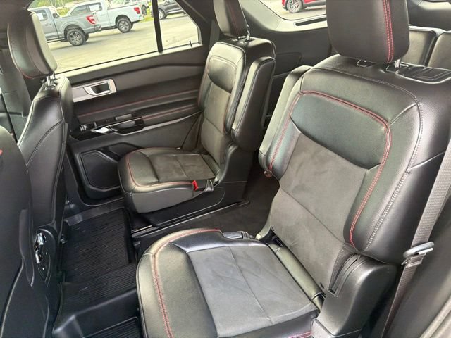 Used 2023 Ford Explorer ST-Line w/ Class IV Trailer Tow Package AWD/4WD image 16