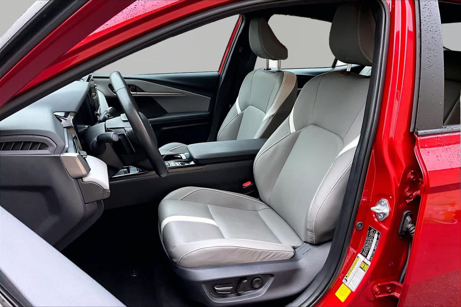 Certified 2025 Toyota Camry SE w/ Convenience Package FWD image 8