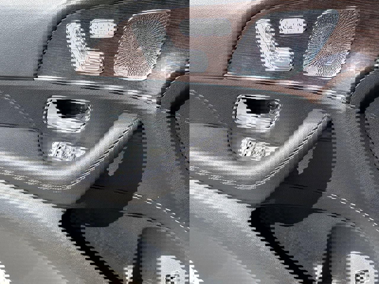 Used 2024 Mercedes-Benz GLS 450 4MATIC image 34