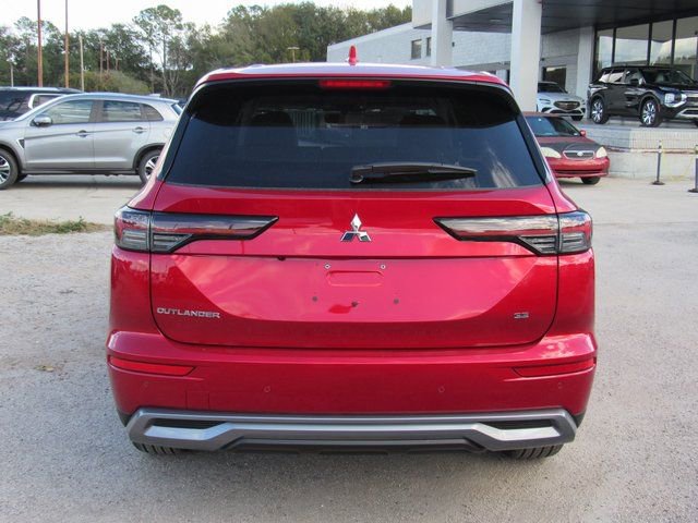 New 2026 Mitsubishi Outlander SE image 4
