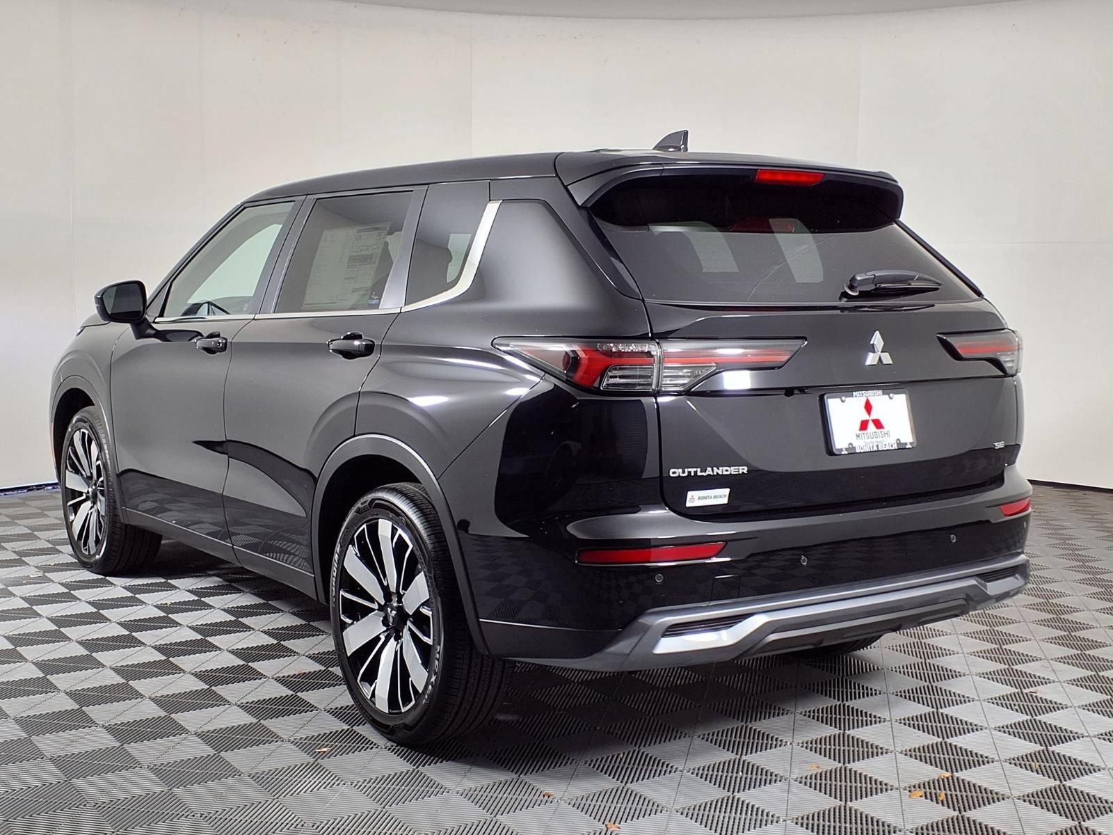 New 2026 Mitsubishi Outlander SE FWD image 5