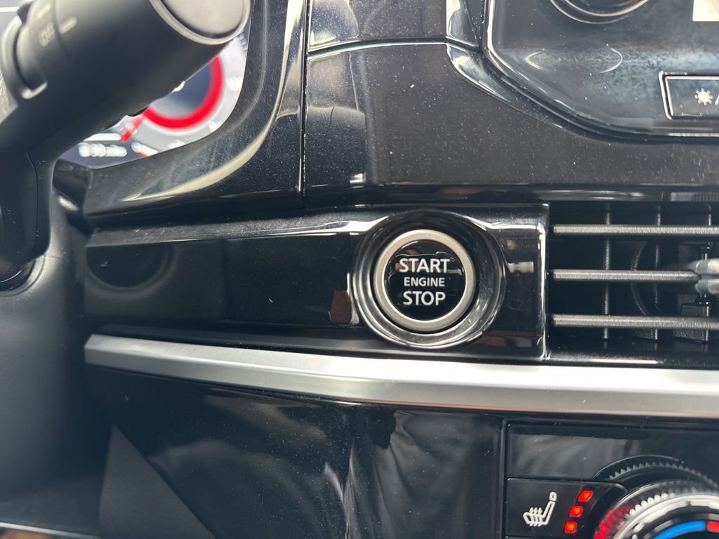 Used 2024 Nissan Pathfinder Platinum image 25