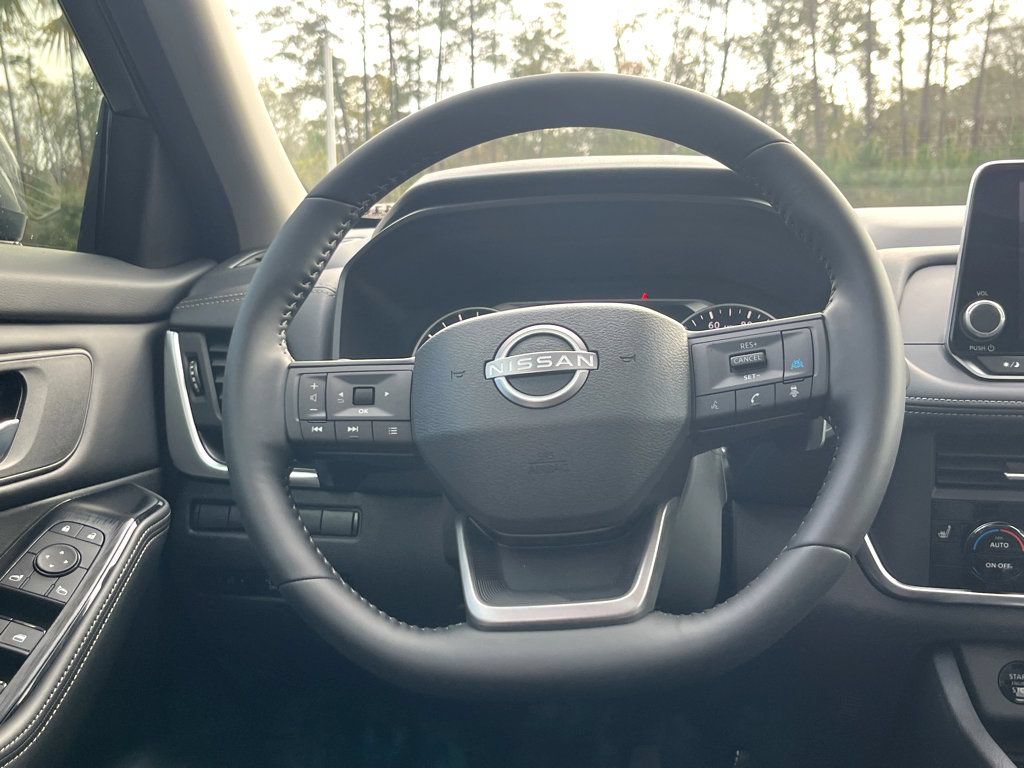 New 2025 Nissan Rogue SV FWD image 12