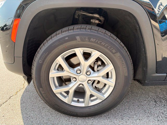 Used 2023 Jeep Grand Cherokee Limited AWD/4WD image 10