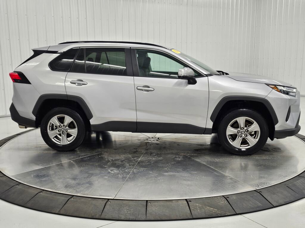 Used 2024 Toyota RAV4 XLE image 33