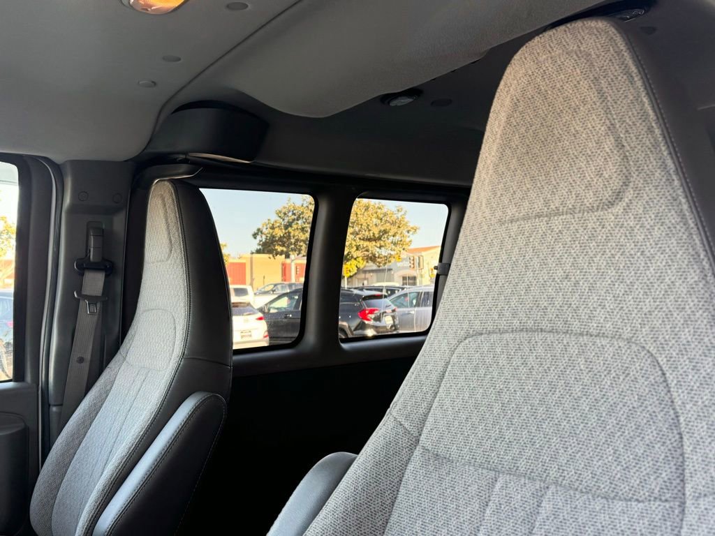 Used 2016 Chevrolet Express 2500 LT w/ LT Preferred Equipment Group RWD image 12