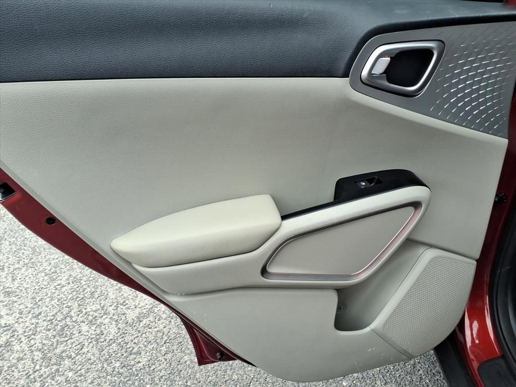 Used 2021 Kia Soul LX image 14