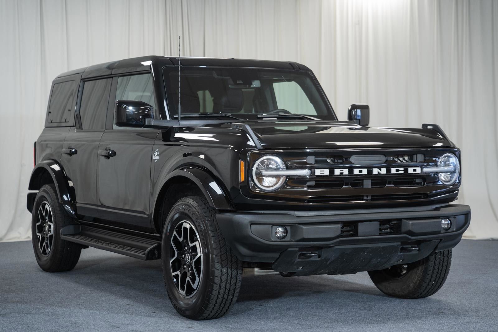 Certified 2025 Ford Bronco Outer Banks